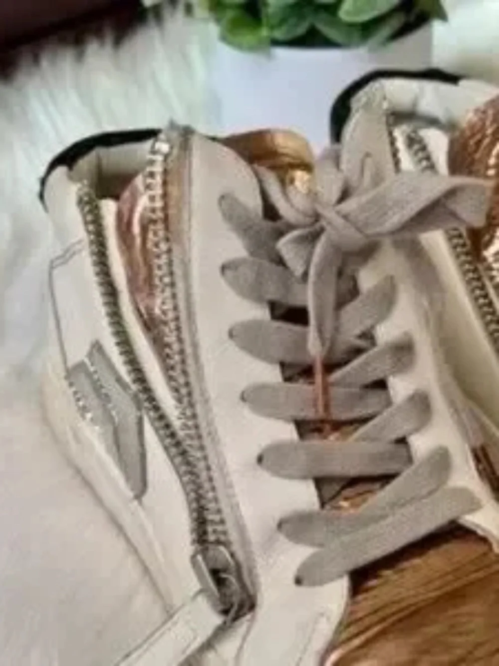 Dolce Vita Size 7.5 Metallic High Top Sneakers Chic‎ Leather Street Style